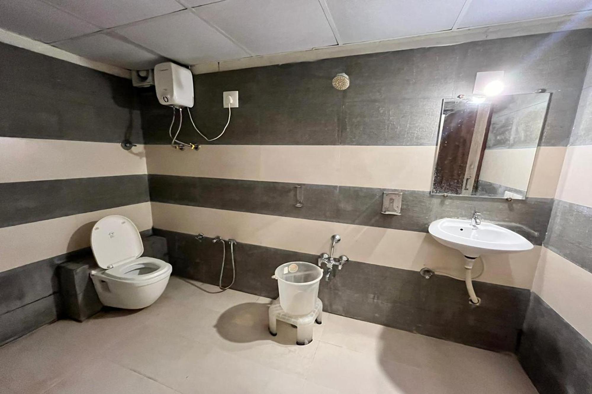 Hotel Kalyan Palace Watuwa Zewnętrze zdjęcie